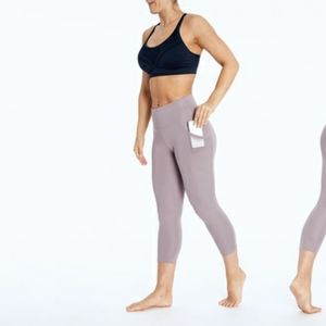 Marika High Rise Pocket Capri With Reflect 22'' L